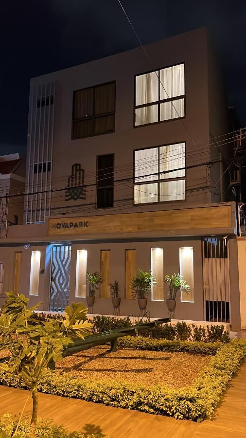 Nova Park Hotel Гуаякуил Екстериор снимка