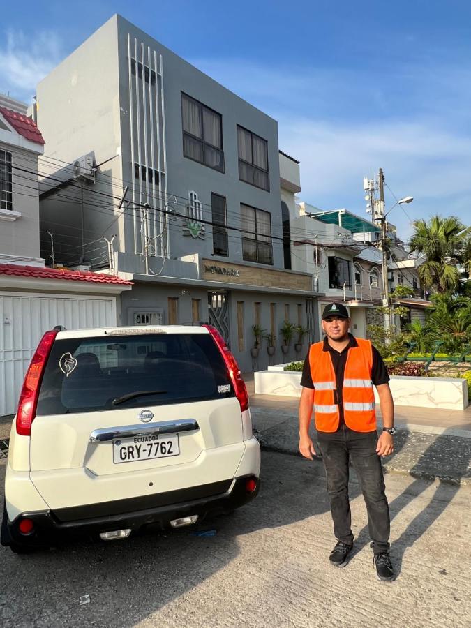 Nova Park Hotel Гуаякуил Екстериор снимка